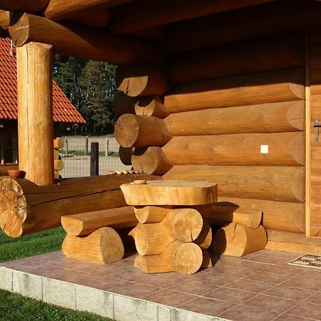 Na Samote Ve Srubu Villa Plzeň Eksteriør billede